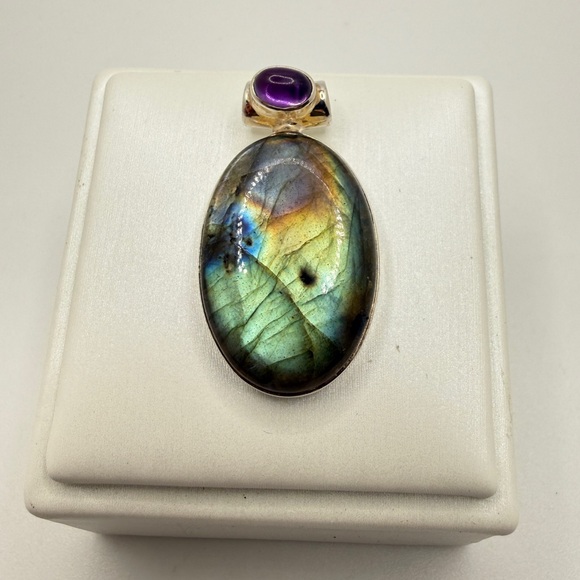 NWOT oval cabochon labradorite and amethyst accent pendant/slide in solid 925! - Picture 1 of 8